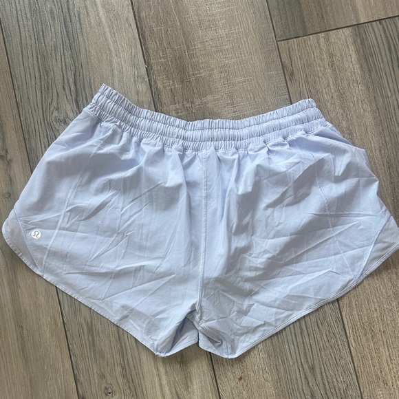 Women's light lavender color hotty hot lululemon Athletic Shorts - Picture 5 of 7